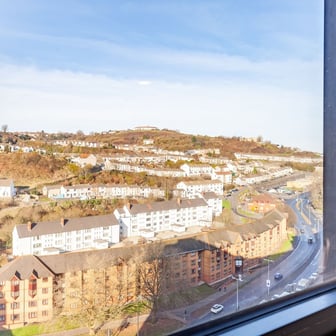 Sky View En Suite - Image 2